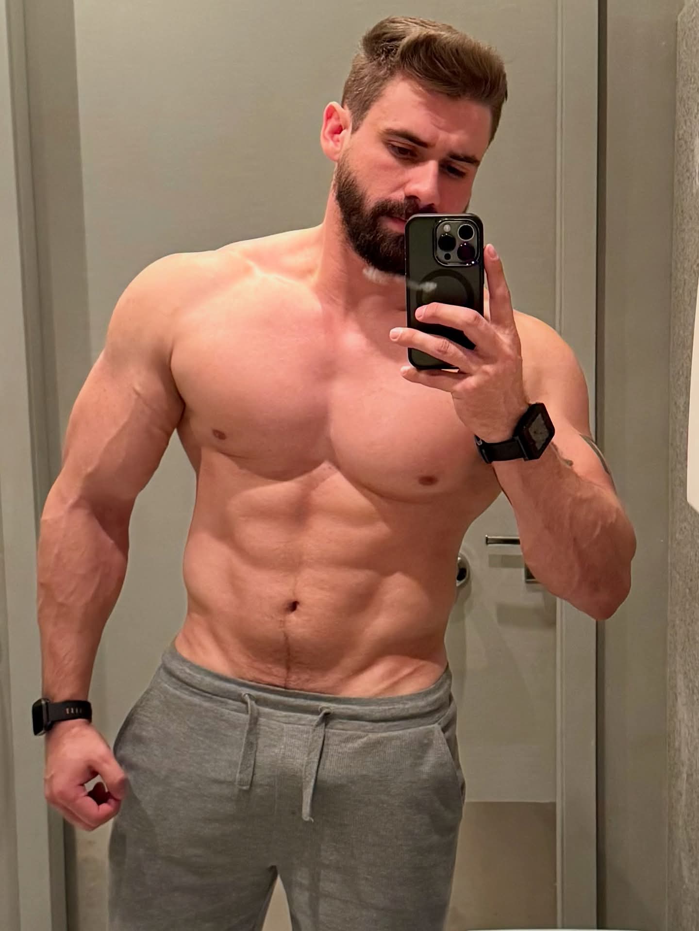 Rogério Vaz: Lajang, Catalão, dan Pria yang Menjadi Alasannya Sendiri — Gallery image 3