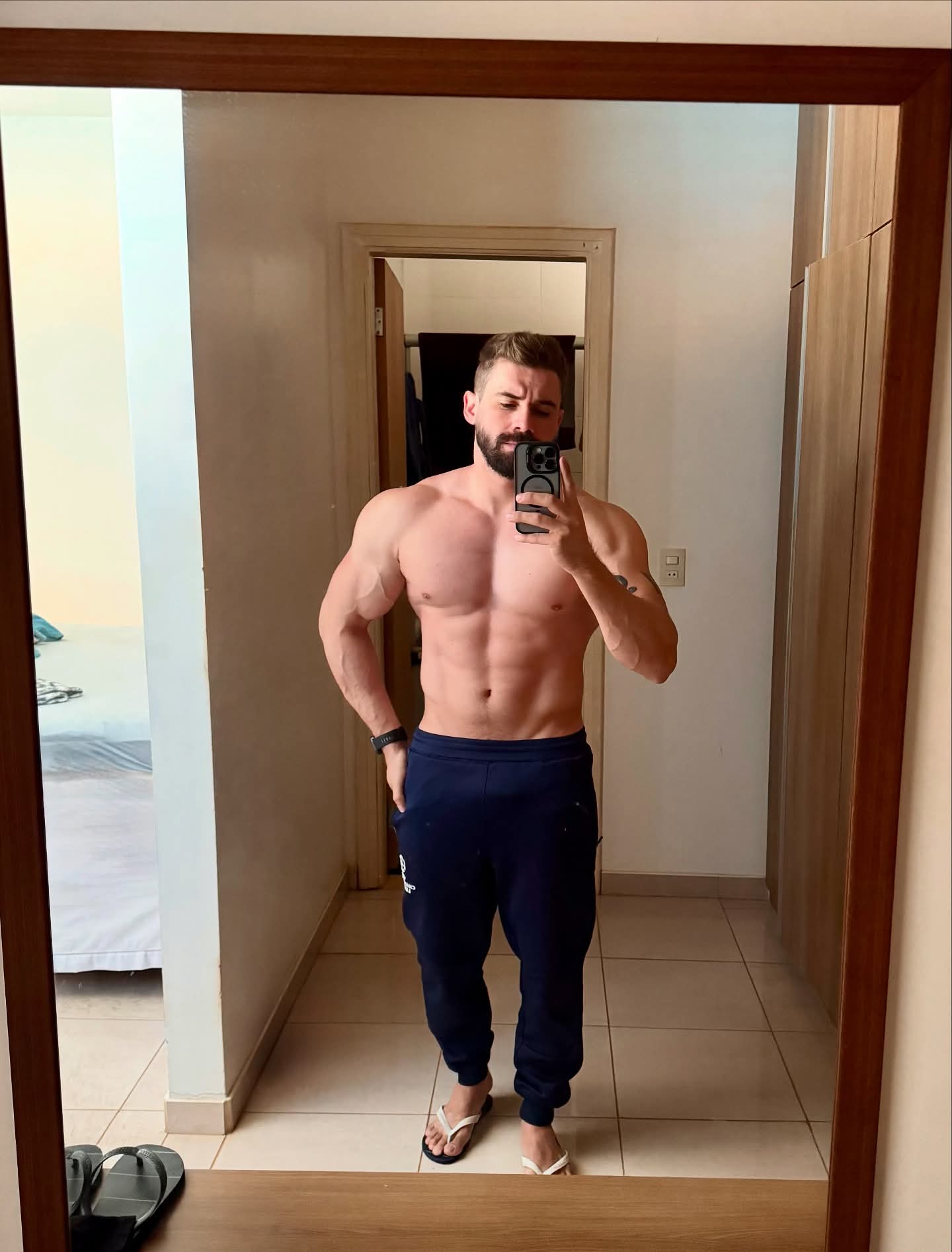 Rogério Vaz: Lajang, Catalão, dan Pria yang Menjadi Alasannya Sendiri — Gallery image 6