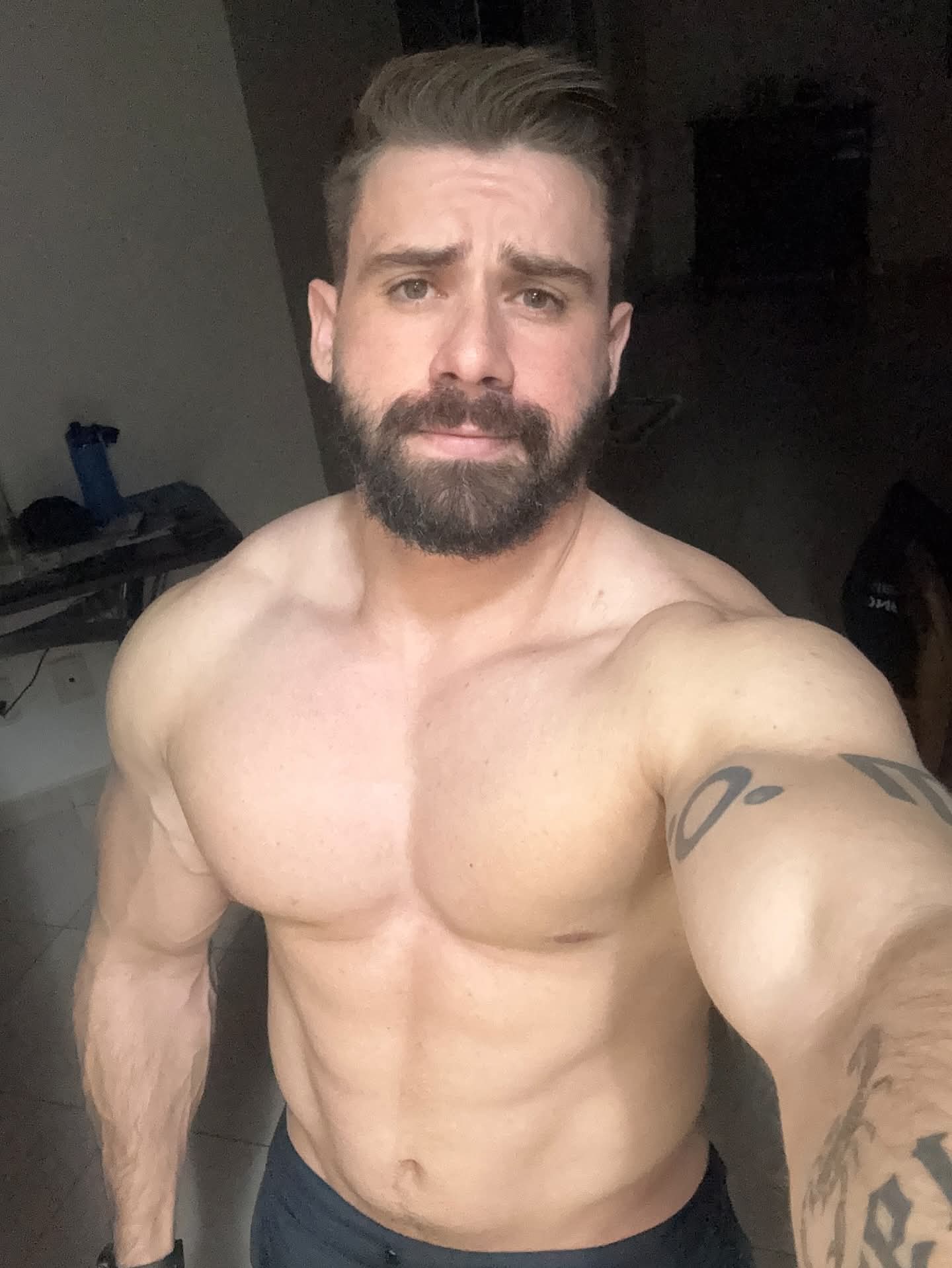 Rogério Vaz: Lajang, Catalão, dan Pria yang Menjadi Alasannya Sendiri — Gallery image 7