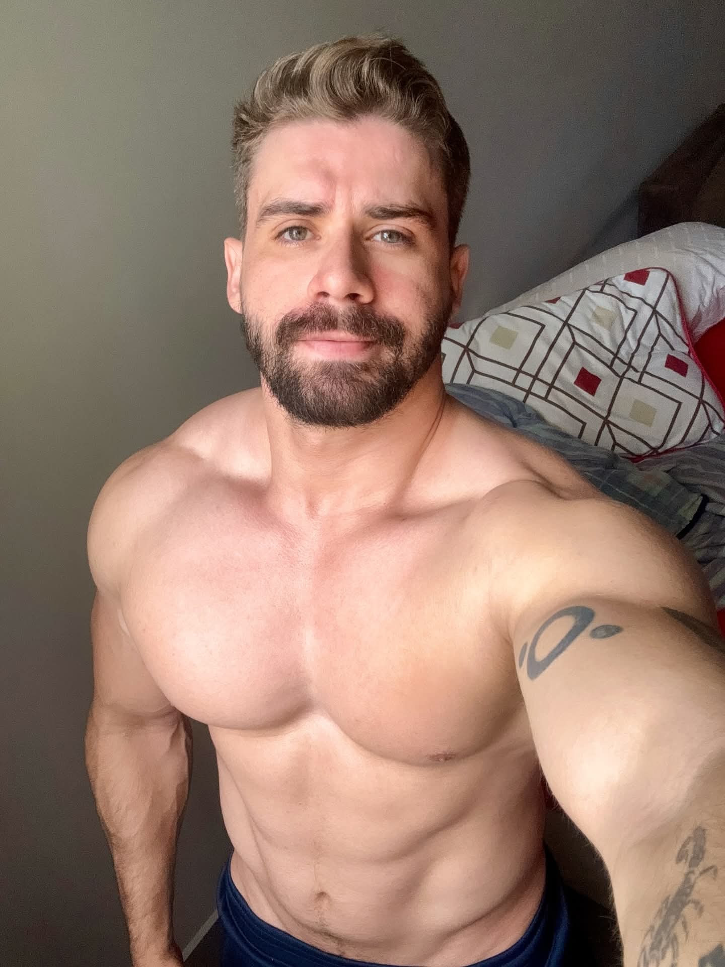 Rogério Vaz: Lajang, Catalão, dan Pria yang Menjadi Alasannya Sendiri — Gallery image 9