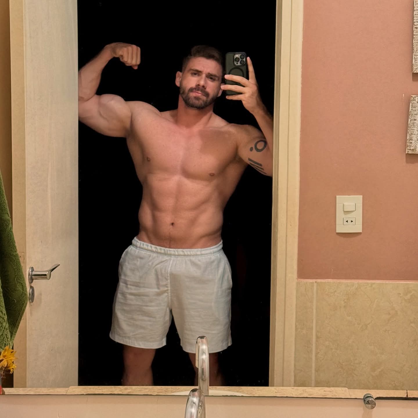 Rogério Vaz: Lajang, Catalão, dan Pria yang Menjadi Alasannya Sendiri — Gallery image 14