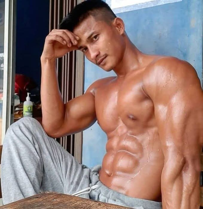 Rakaa Hatim: Cilegon, Gym & Fitness, dan Dada yang Tidak Bisa Diabaikan — cover image