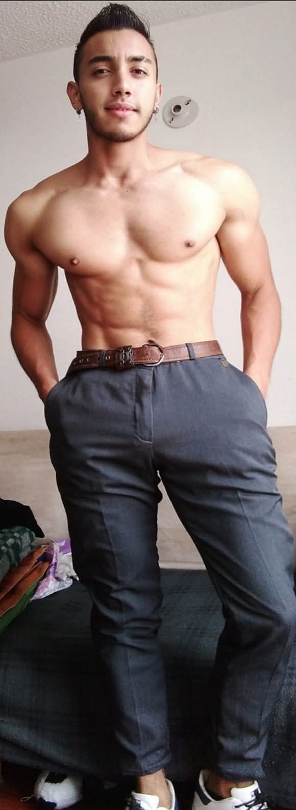 Gregory Fernandez: Lajang, Bogotá, dan Tubuh yang Tidak Meminta Maaf — Gallery image 3